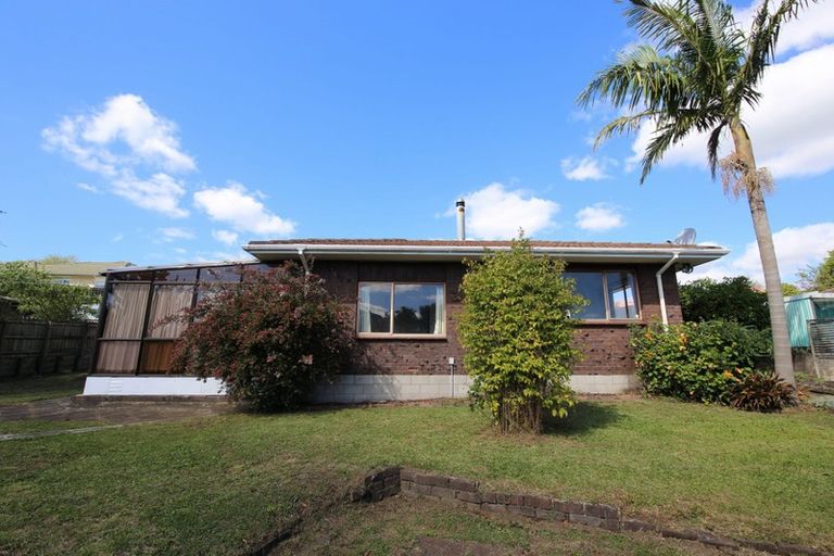 Photo of property in 10 Wesleydale Place, Papakura, 2110