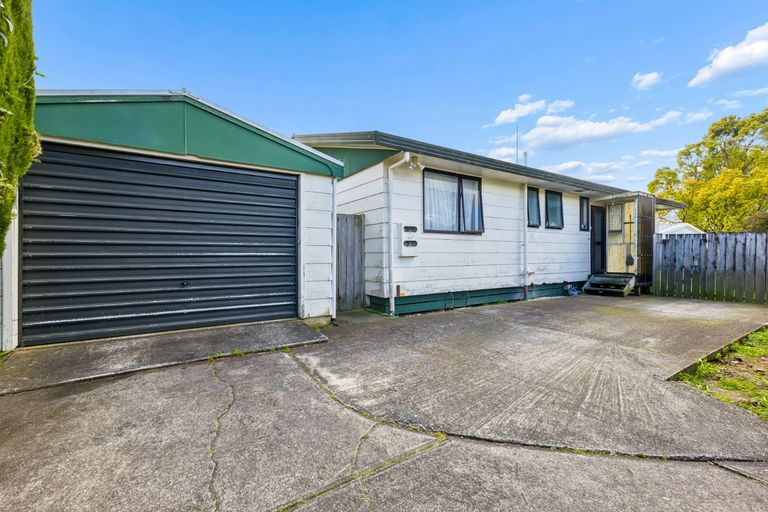 Photo of property in 2/77 Redcrest Avenue, Red Hill, Papakura, 2110