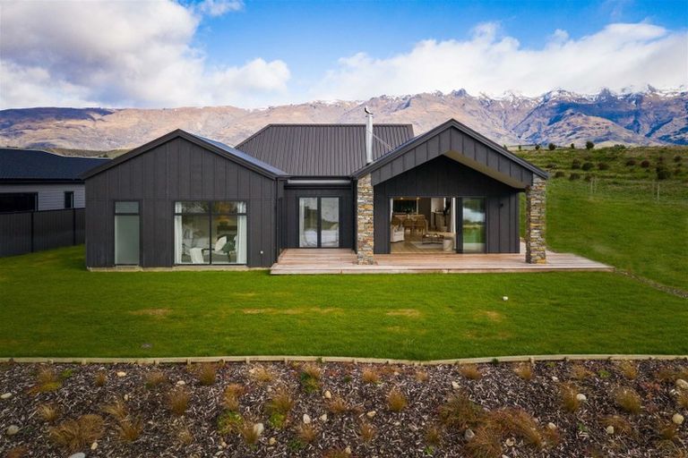 Photo of property in 18 Arion Court, Mount Pisa, Cromwell, 9383