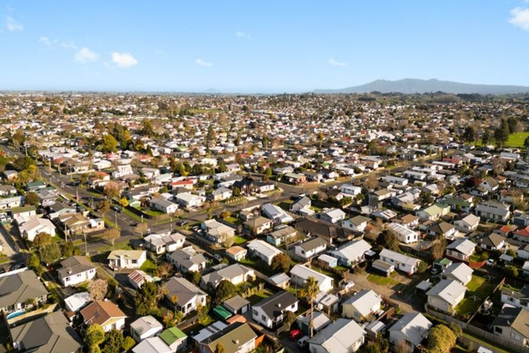 Photo of property in 15c Breckons Avenue, Nawton, Hamilton, 3200