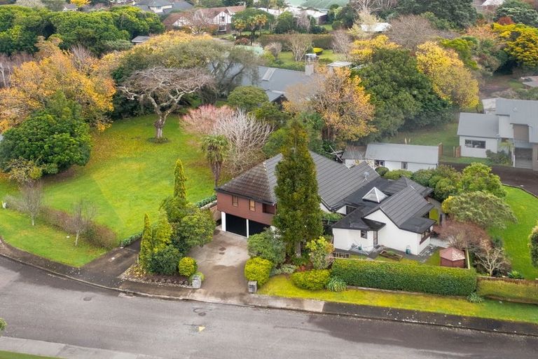 Photo of property in 10 Edgewater Street, Waikanae, 5036