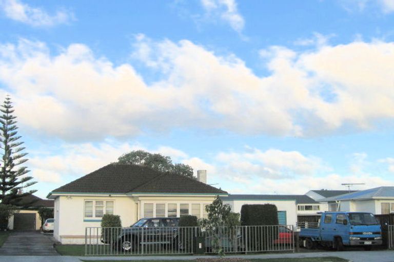Photo of property in 2/139 Shirley Road, Papatoetoe, Auckland, 2025