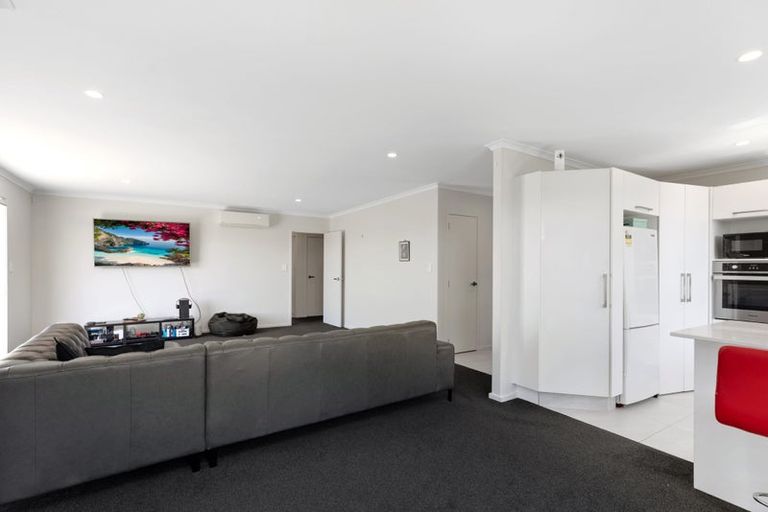 Photo of property in 5 Warlock Way, Papamoa, 3118