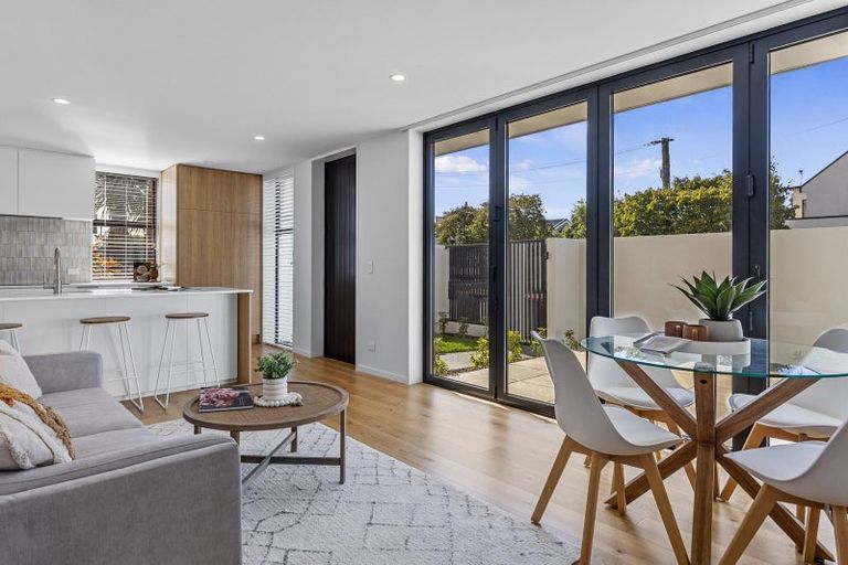 Photo of property in 40 Clare Road, St Albans, Christchurch, 8014