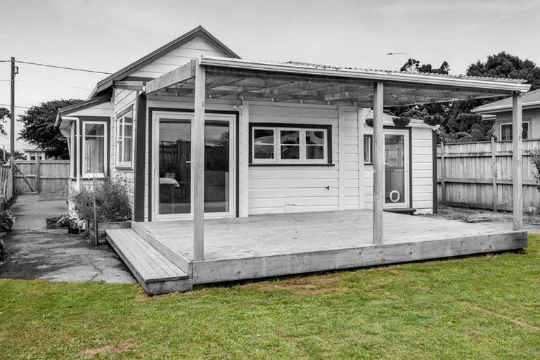 Photo of property in 9 Princes Street, Hawera, 4610