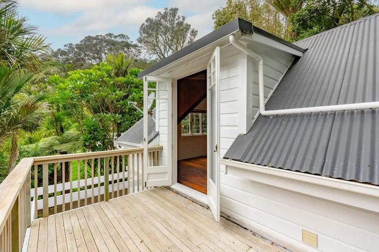 Photo of property in 209 Motutara Road, Muriwai, Waimauku, 0881