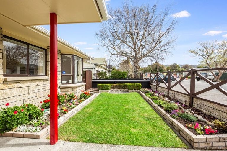 Photo of property in 2/6 Nikau Grove, Woburn, Lower Hutt, 5010