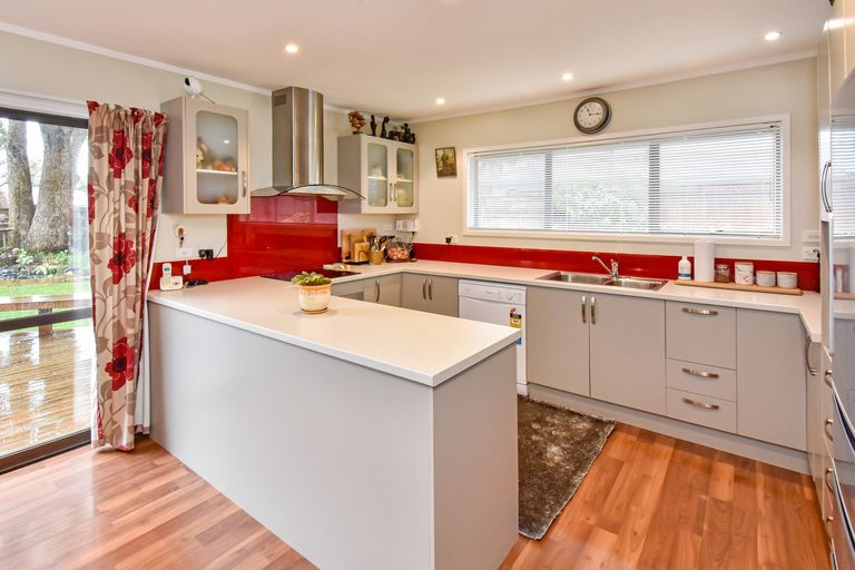 Photo of property in 78 Carnoustie Drive, Wattle Downs, Auckland, 2103