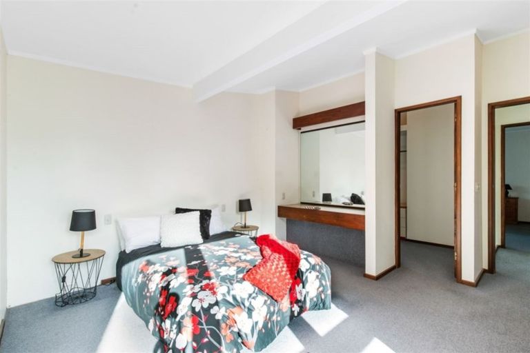 Photo of property in 29 Black Rock Road, Newlands, Wellington, 6037