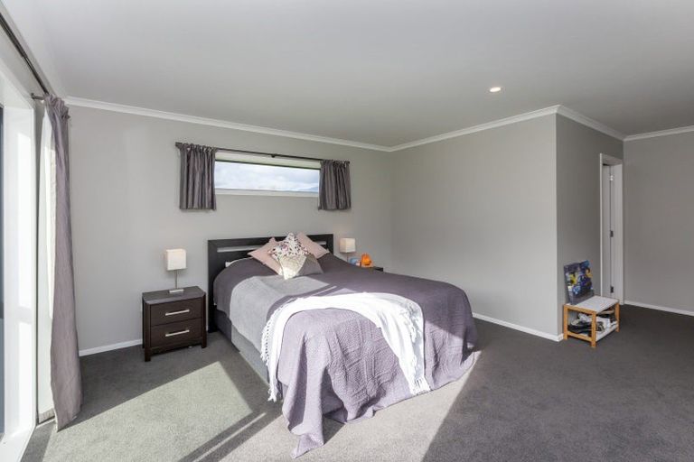 Photo of property in 12 Faydon Close, Ohau, Levin, 5570