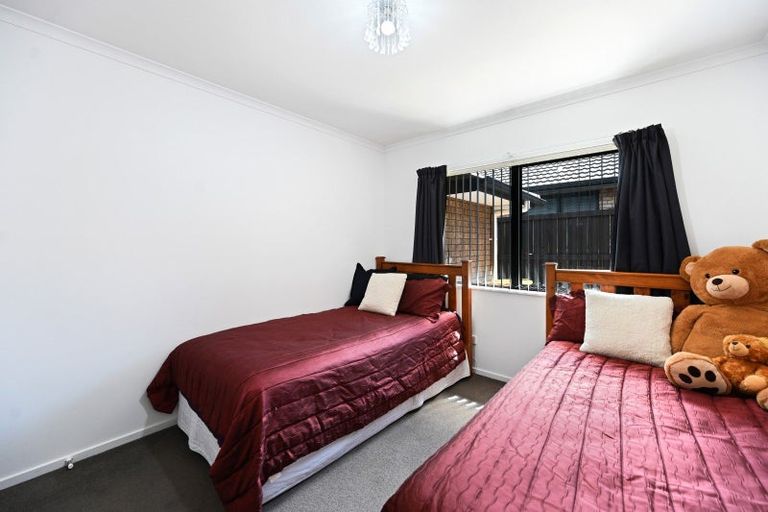 Photo of property in 56 Farnborough Drive, Grandview Heights, Hamilton, 3200