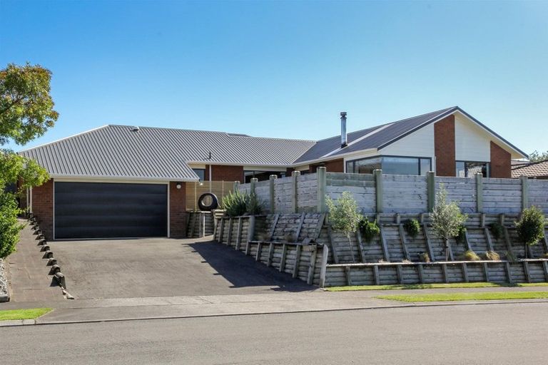 Photo of property in 13 Sandel Rise, Merrilands, New Plymouth, 4312