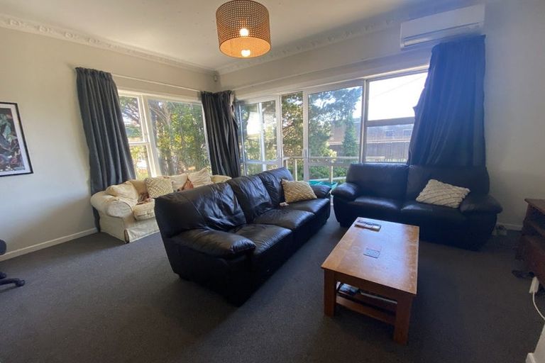 Photo of property in 62 Kelburn Parade, Kelburn, Wellington, 6012