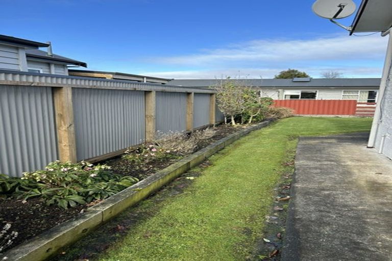 Photo of property in 17 Grange Street, Winton, 9720