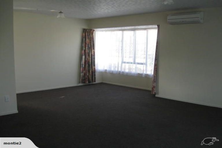 Photo of property in 2/33 Mortlake Street, Islington, Christchurch, 8042