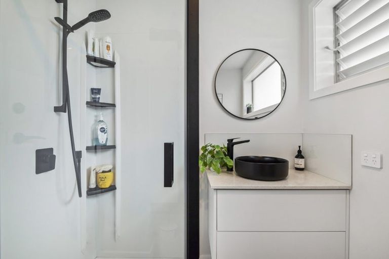 Photo of property in 1/2a Earnoch Avenue, Takapuna, Auckland, 0622