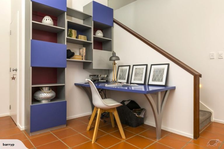 Photo of property in 28 Oakford Park Crescent, Greenhithe, Auckland, 0632