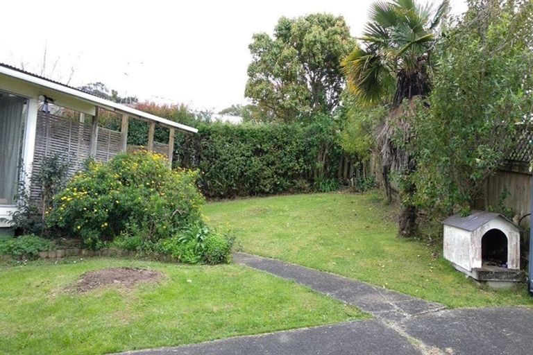 Photo of property in 27 Cheval Drive, Totara Vale, Auckland, 0629