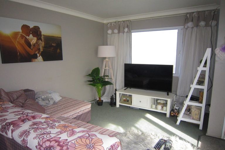 Photo of property in 207 Onepu Road, Lyall Bay, Wellington, 6022