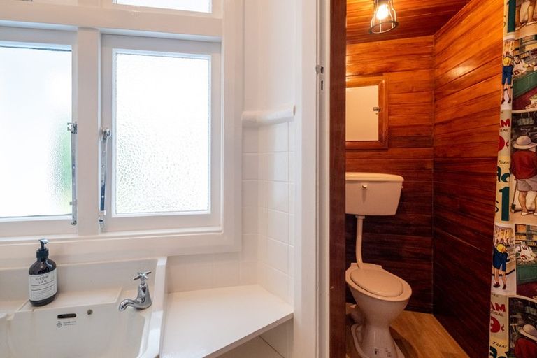 Photo of property in 19 Page Street, Stratford, 4332