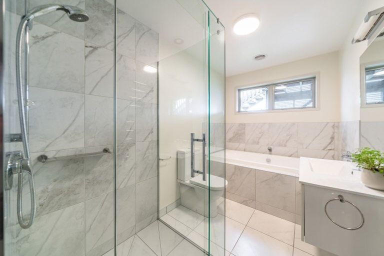 Photo of property in 10 Hollyford Place, Aotea, Porirua, 5024