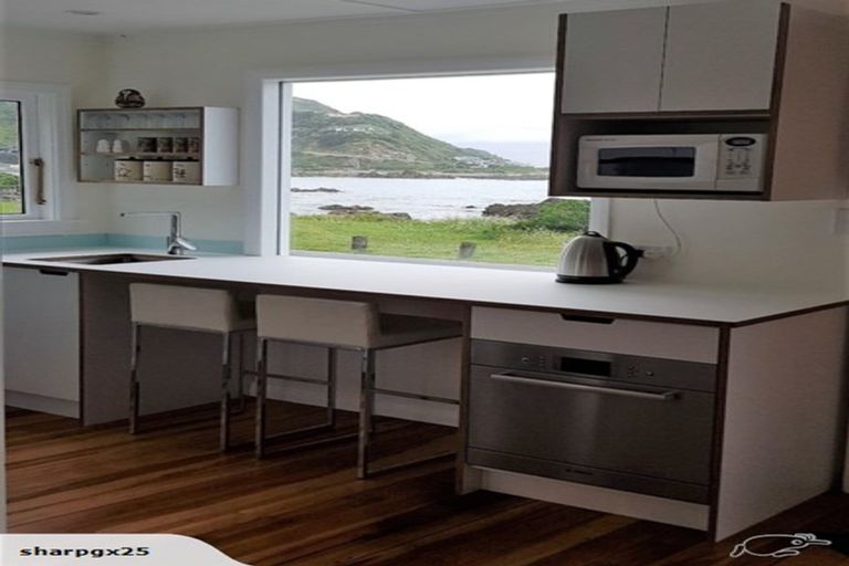 Photo of property in 130 Owhiro Bay Parade, Owhiro Bay, Wellington, 6023