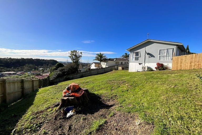 Photo of property in 15 Doone Place, Massey, Auckland, 0614