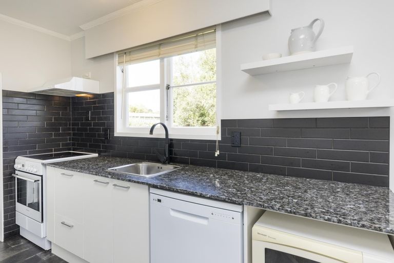 Photo of property in 30 Ruamahanga Crescent, Terrace End, Palmerston North, 4410