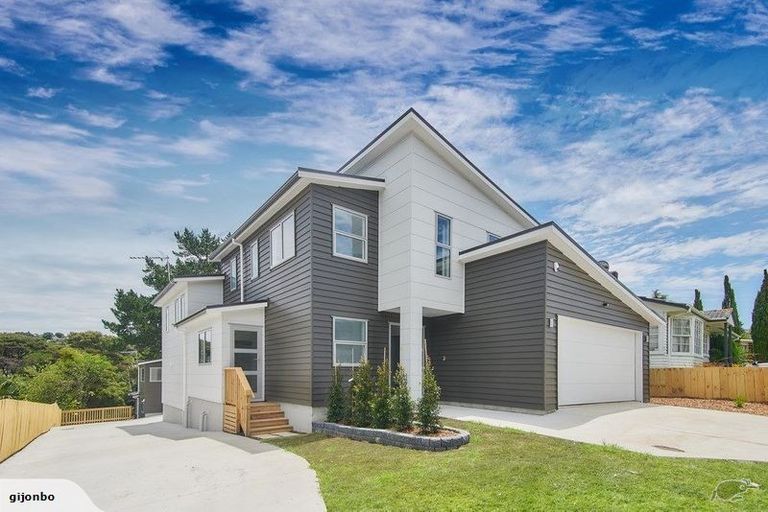 Photo of property in 55a Neal Avenue, Glenfield, Auckland, 0629