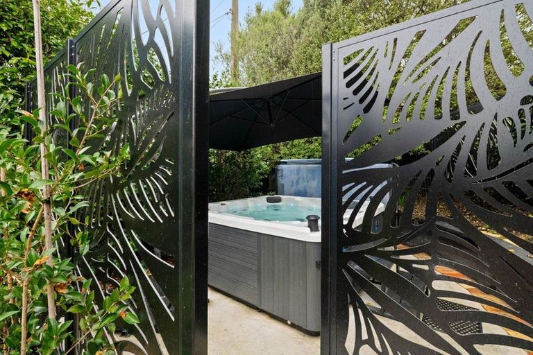 Photo of property in 21 Dinsdale Road, Dinsdale, Hamilton, 3204