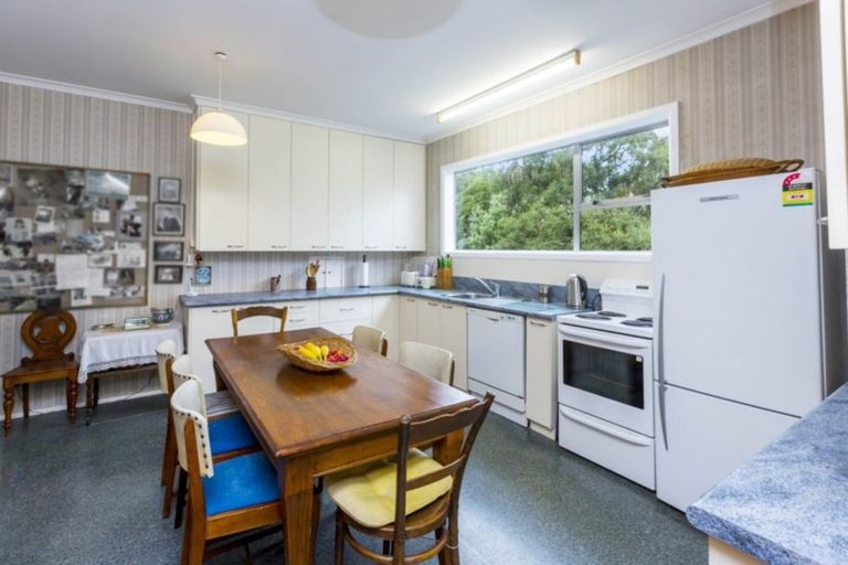 Photo of property in 27 Dunns Street, Silverstream, Upper Hutt, 5019