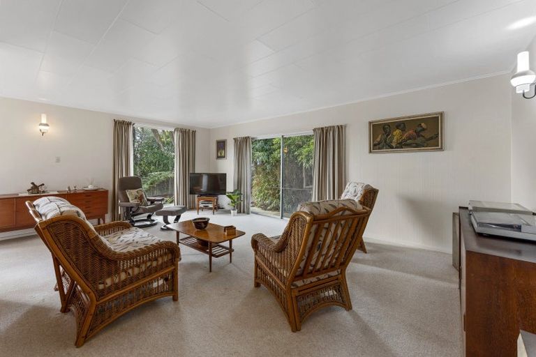 Photo of property in 412 Stokes Valley Road, Stokes Valley, Lower Hutt, 5019