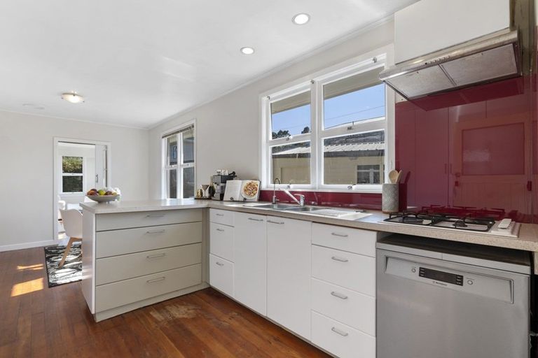 Photo of property in 5 Pembroke Street, Westown, New Plymouth, 4310