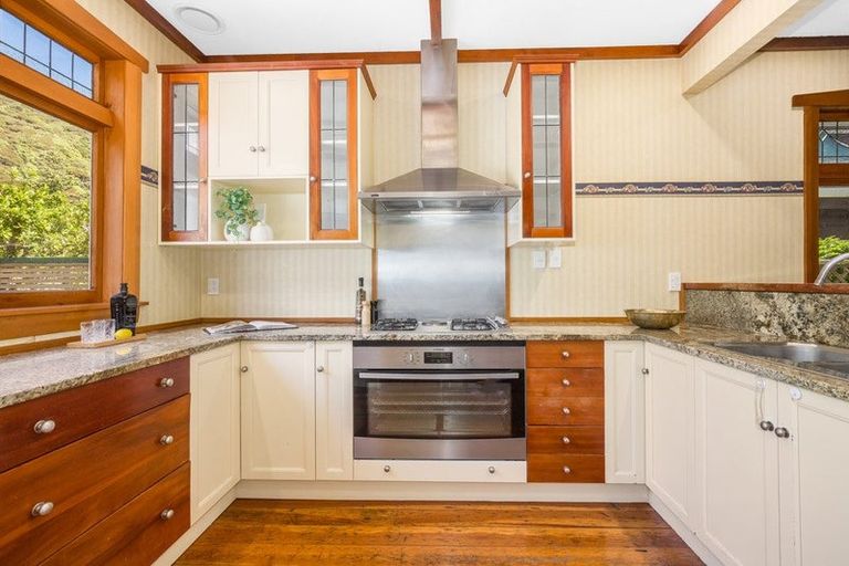 Photo of property in 49 Oroua Street, Eastbourne, Lower Hutt, 5013