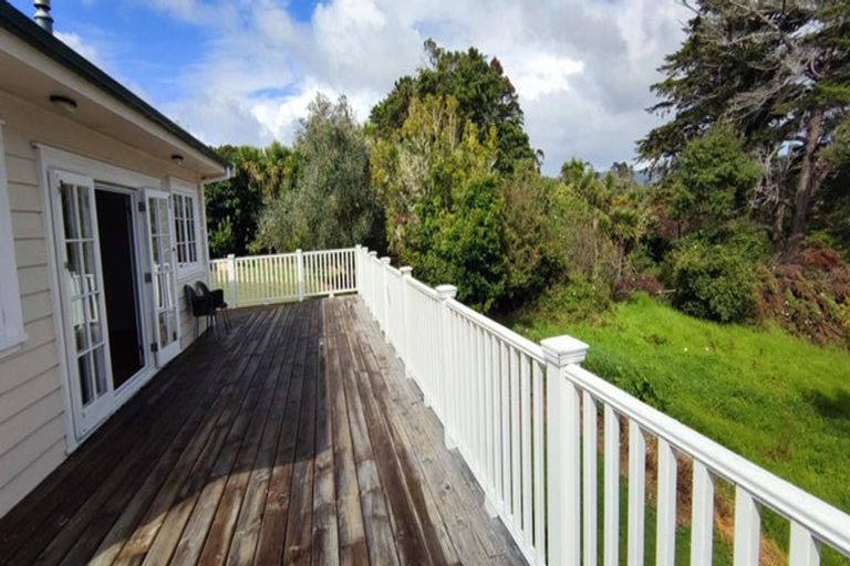 Photo of property in 145 Simpson Road, Henderson Valley, Auckland, 0614