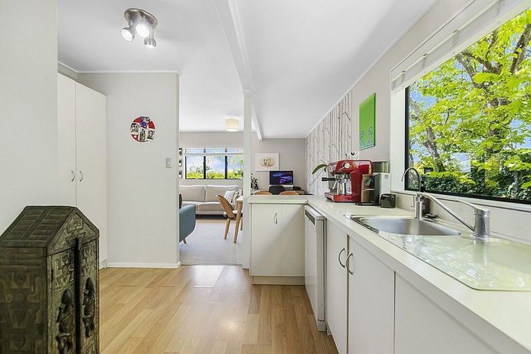 Photo of property in 437a Point Chevalier Road, Point Chevalier, Auckland, 1022