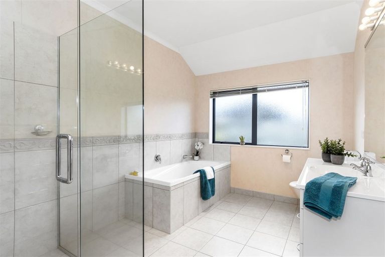 Photo of property in 23 Araroa Place, Papamoa Beach, Papamoa, 3118