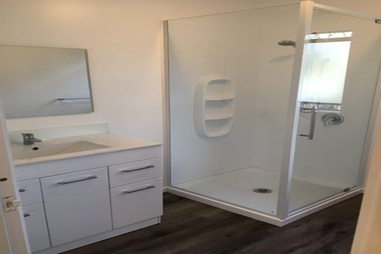 Photo of property in 2/128 Manuka Road, Bayview, Auckland, 0629