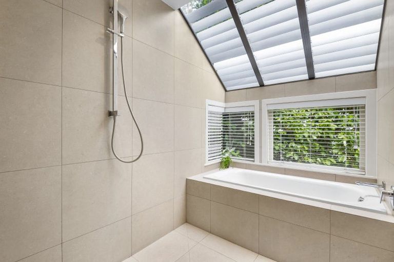Photo of property in 60a Saint Georges Bay Road, Parnell, Auckland, 1052