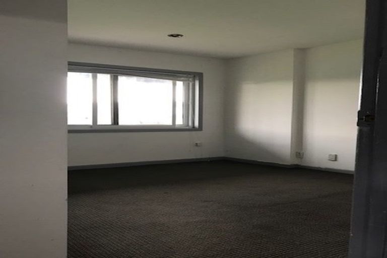 Photo of property in 3 Rogers Avenue, Eastern Beach, Auckland, 2012