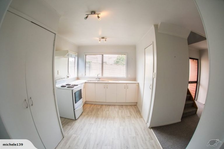 Photo of property in 2/40 Saxon Street, Waterview, Auckland, 1026