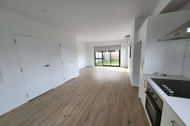 Photo of property in 1 Eileen Newey Place, Henderson, Auckland, 0612