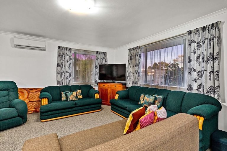 Photo of property in 9 Swanson Oaks, Swanson, Auckland, 0612