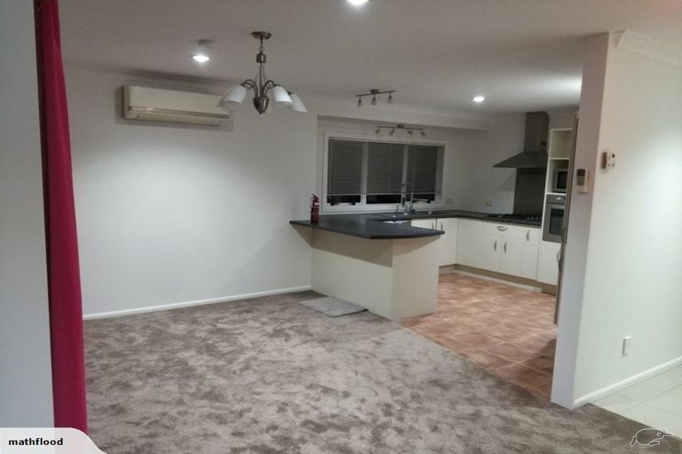 Photo of property in 4 Comber Place, Johnsonville, Wellington, 6037