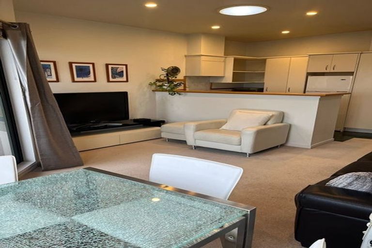 Photo of property in 2b/4 Fleet Street, Devonport, Auckland, 0624