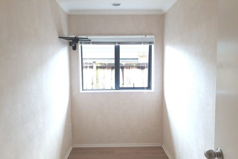 Photo of property in 31 Belcoo Crescent, East Tamaki, Auckland, 2013