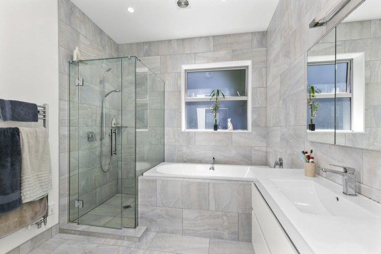 Photo of property in 6 Owhiro Bay Parade, Island Bay, Wellington, 6023