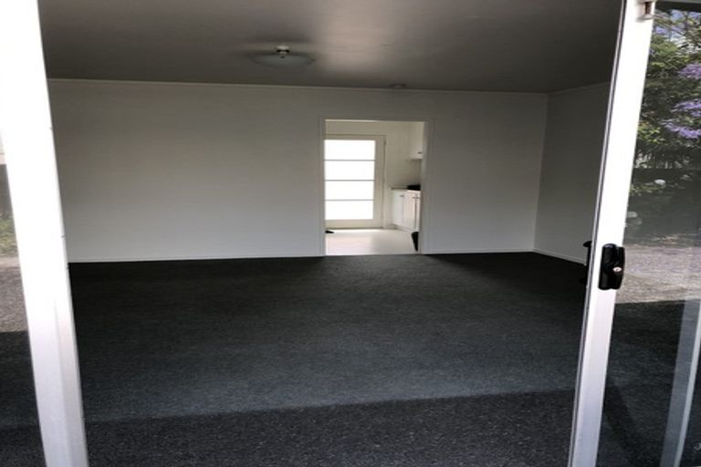 Photo of property in 2/32 Eastern Beach Road, Eastern Beach, Auckland, 2012