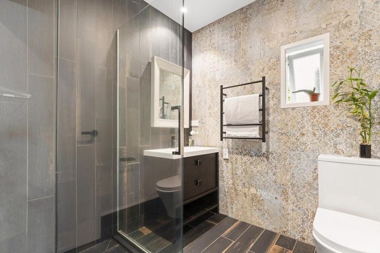 Photo of property in 42a Colmar Road, Mellons Bay, Auckland, 2014