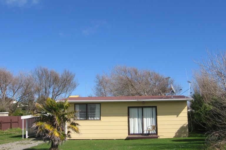 Photo of property in 3 Hart Street, Foxton Beach, Foxton, 4815